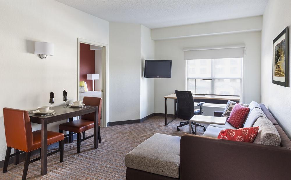Residence Inn By Marriott Bloomington Exterior foto